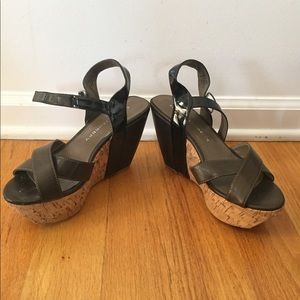 Platform shoes for woman